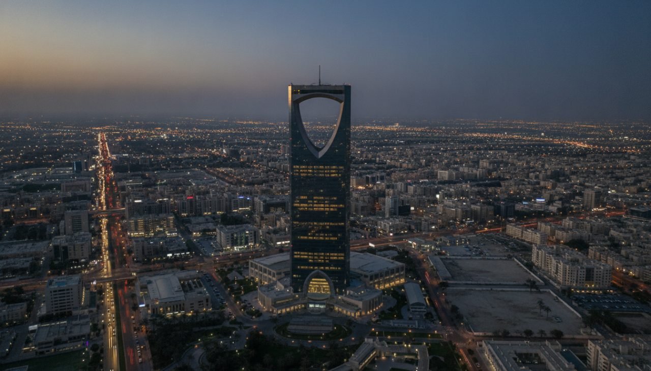 Ilustrasi: Bandara Riyadh Tutup Hingga 18 Oktober, Penerbangan ke Saudi Terdampak