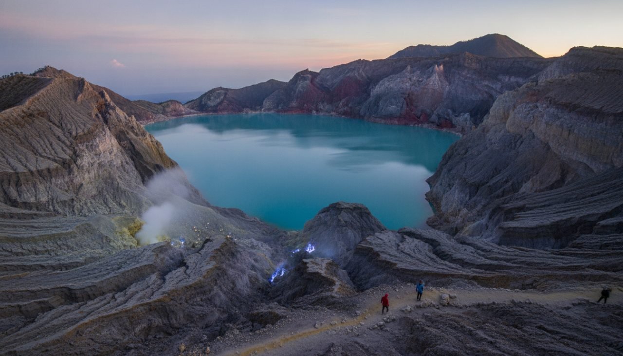 Ilustrasi: Kawah Ijen Dibuka Kembali 28 September, Siap Sambut Wisatawan