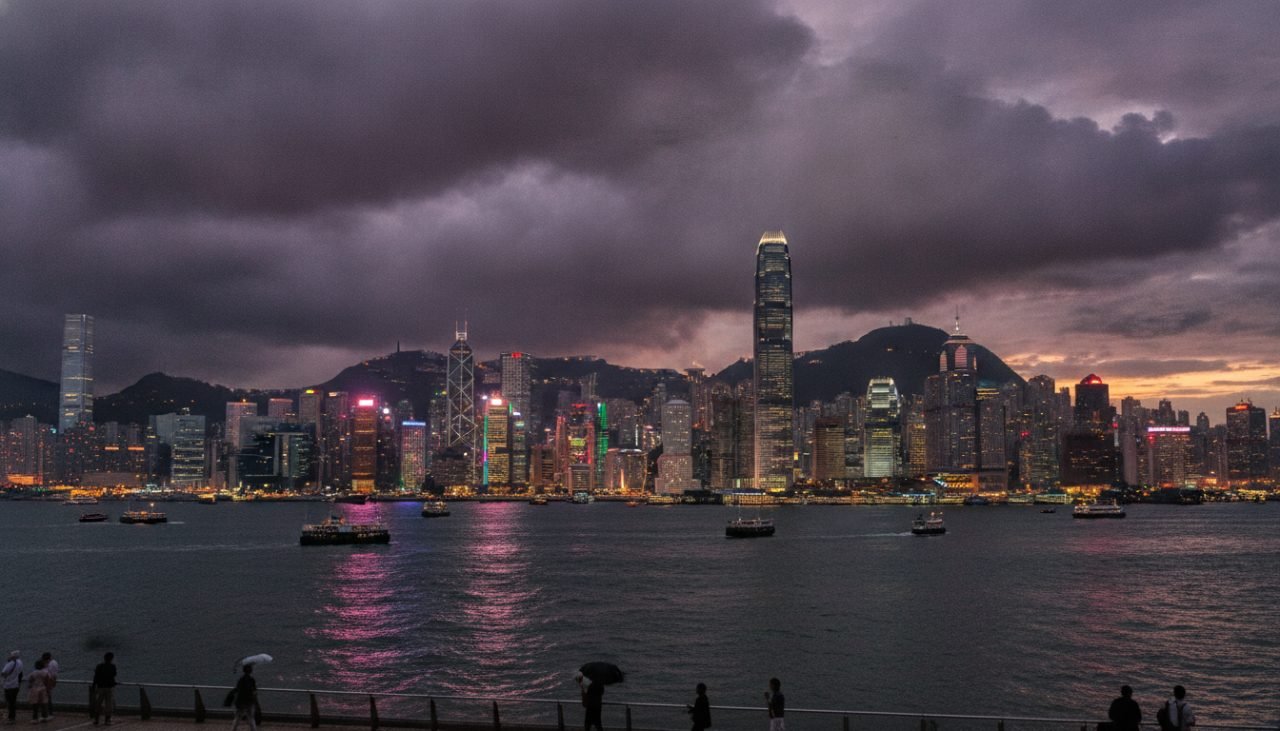 Ilustrasi: Topan Noul Lumpuhkan Bandara Hong Kong, Ribuan Penumpang Telantar